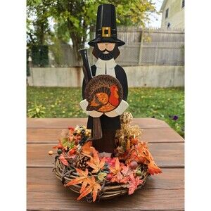 Vtg. Dan Pompeo Thanksgiving Mr. & Mrs. Pilgrim Hand Carved Wood Centerpiece 16"